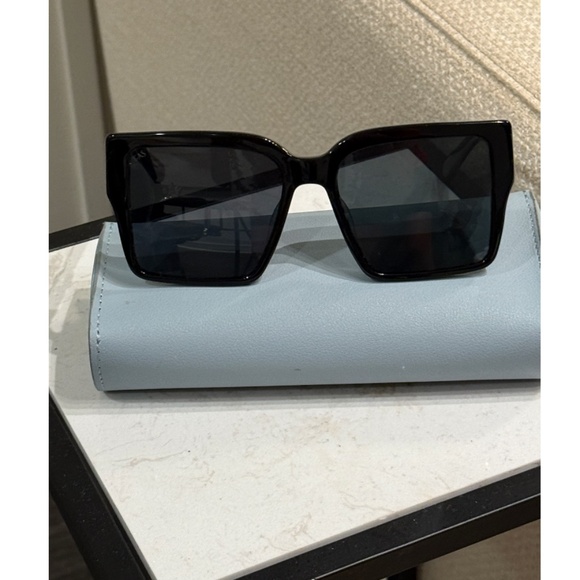 For Art’s Sake - Castle Sunglasses in Black w/ Case - Never Worn - Picture 14 of 15